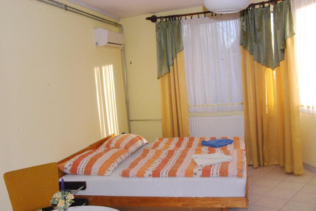 Karavan Panzio Hotel แก็ชแกเมต ห้อง รูปภาพ